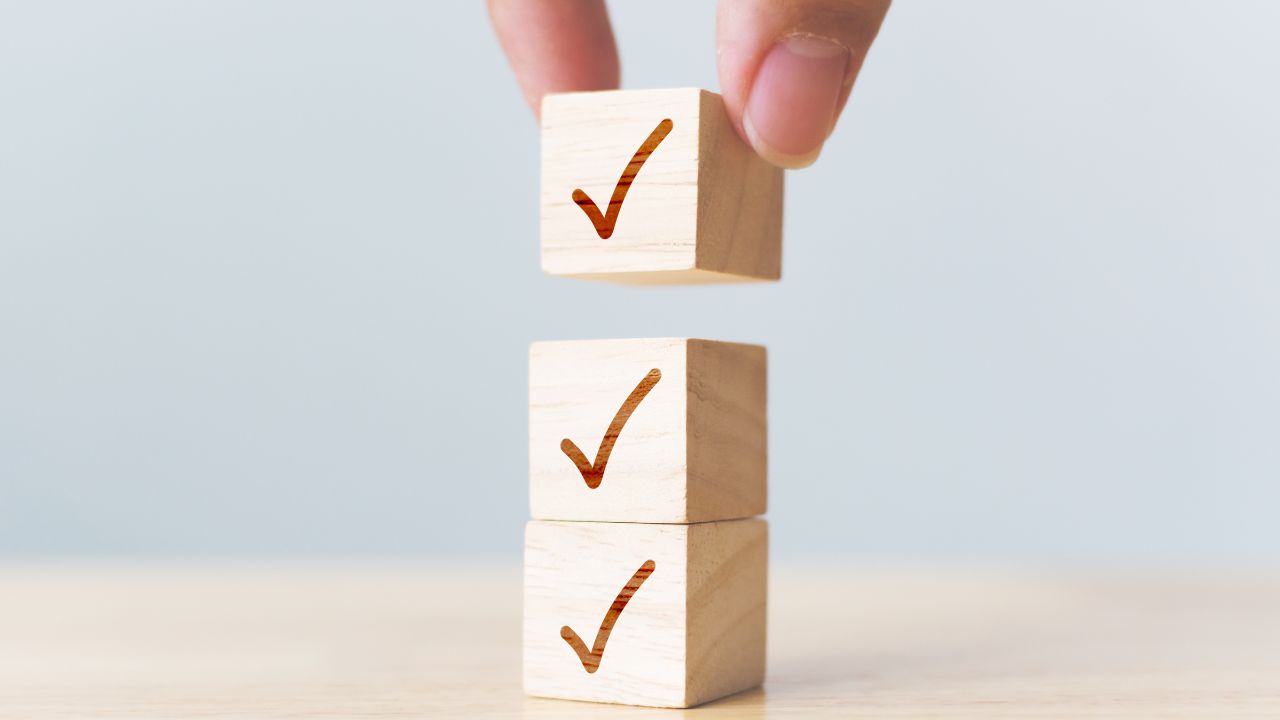 Featured image for Writing With AI's verb tense cheker guide.